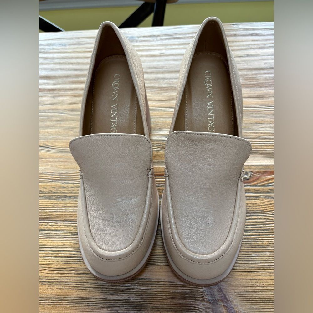 NWOT ! Crown Vintage Women's Beige Pump Heels